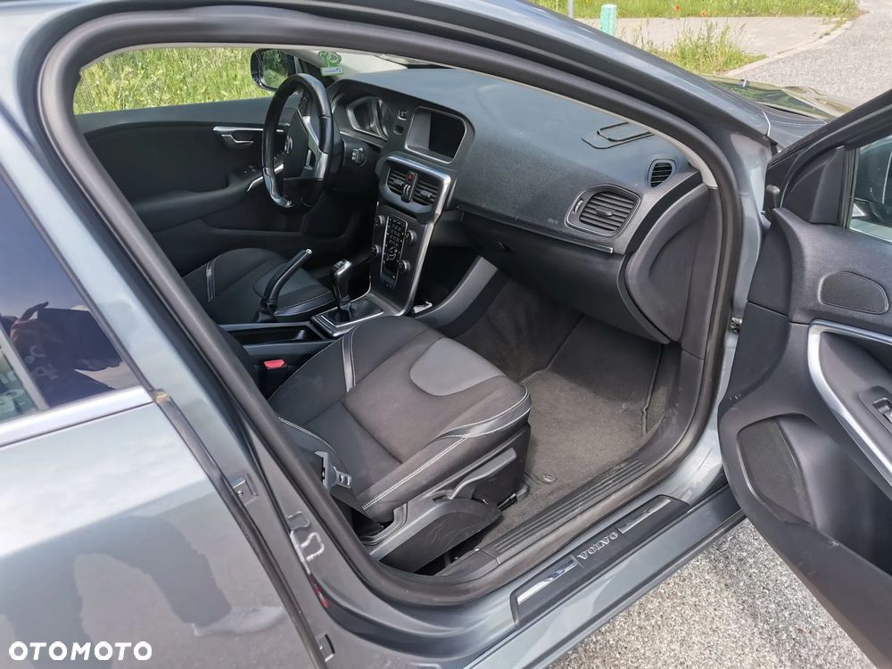 Volvo V40 D4 Drive-E Momentum - 6