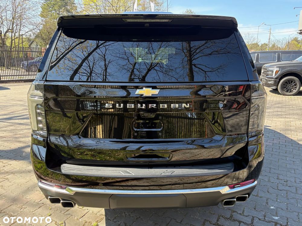 Chevrolet Suburban - 8