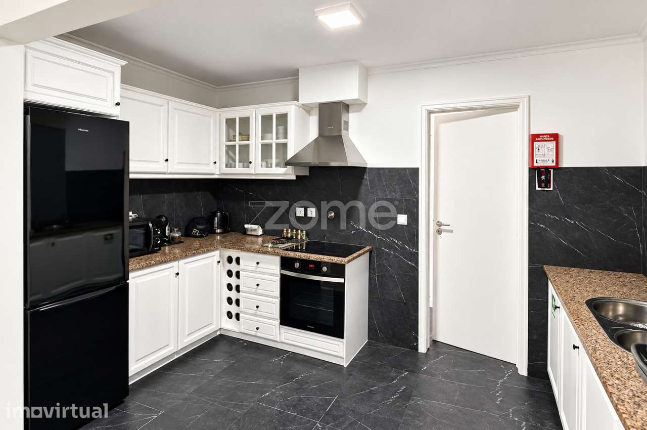 Apartamento T2 Mobilado para Arrendamento Temporário nas Capelas - Grande imagem: 5/16