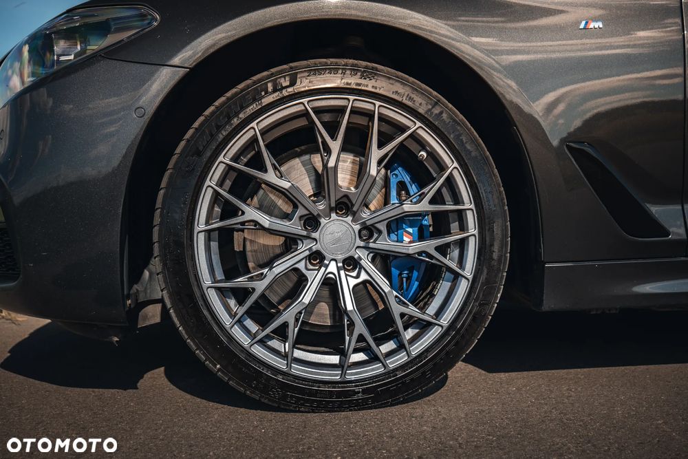 BMW Seria 5 530d xDrive - 14