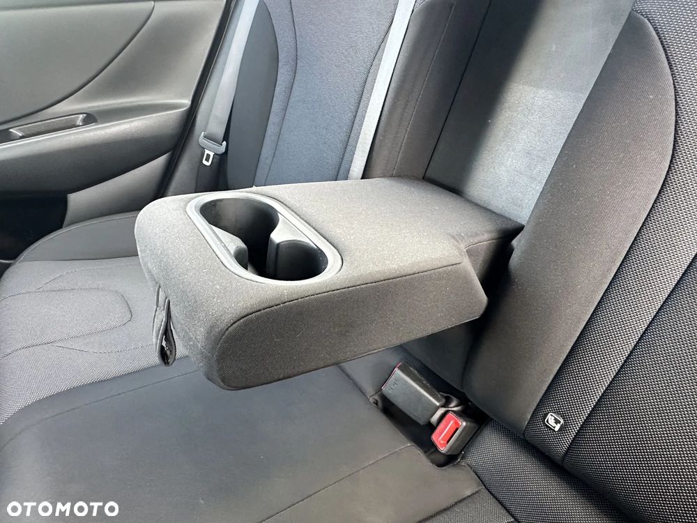 Hyundai Elantra 2022