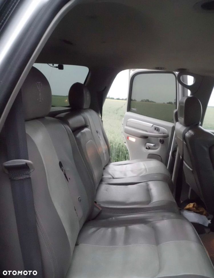 Cadillac Escalade - 9