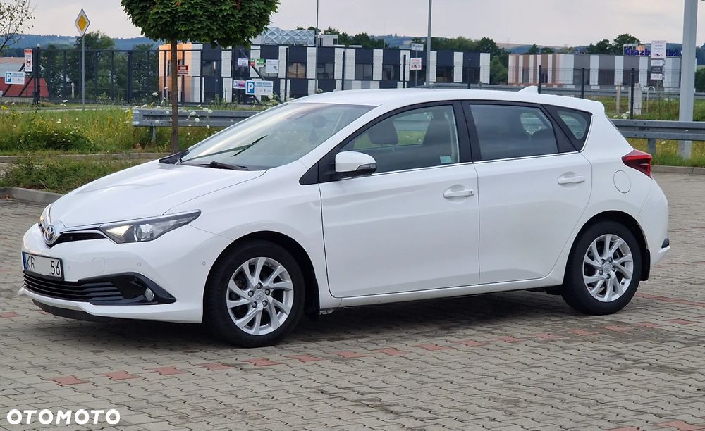 Toyota Auris Hybrid 135 Premium - 2