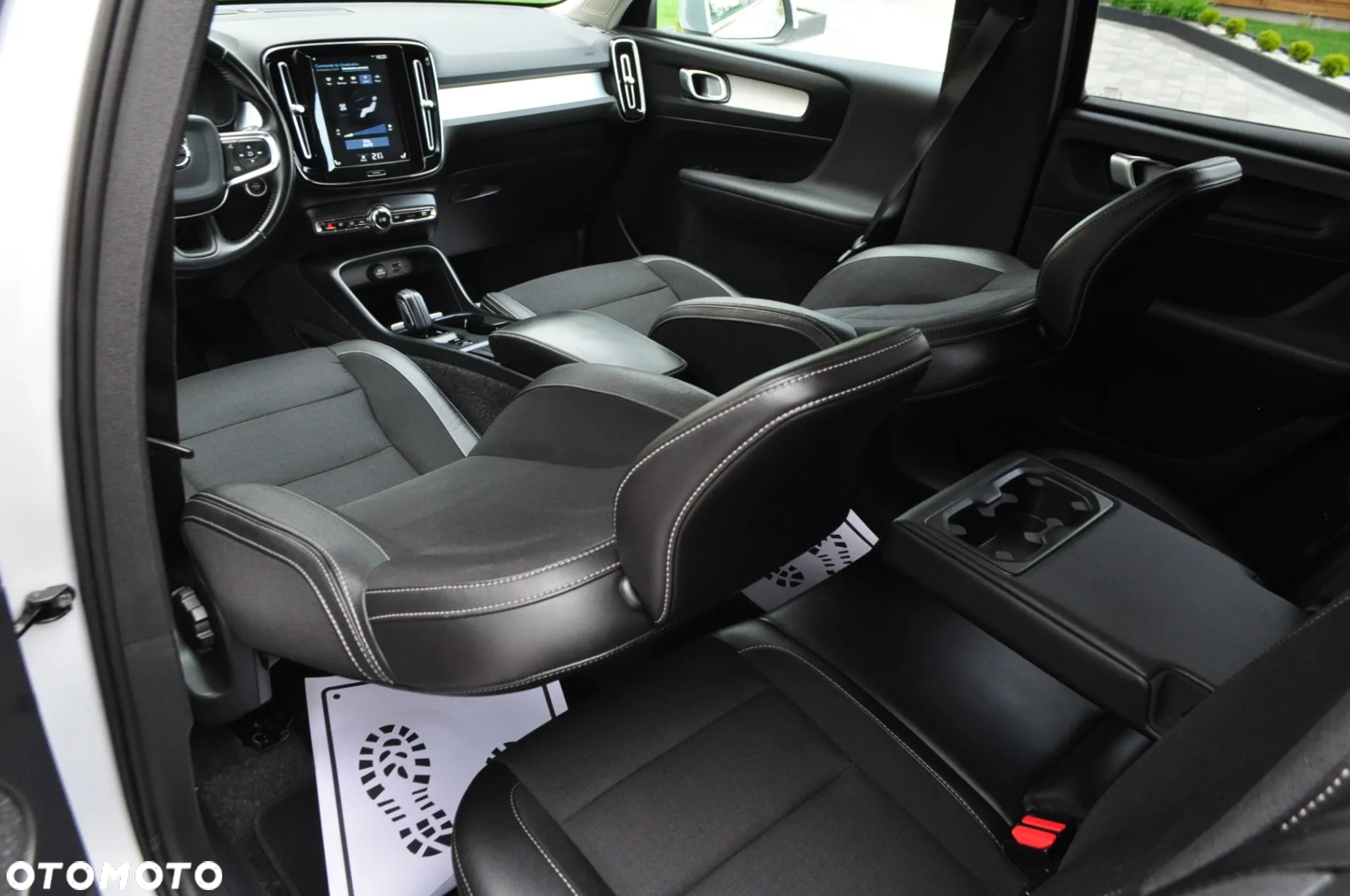 Volvo XC 40 D3 AWD Momentum Pro - 25
