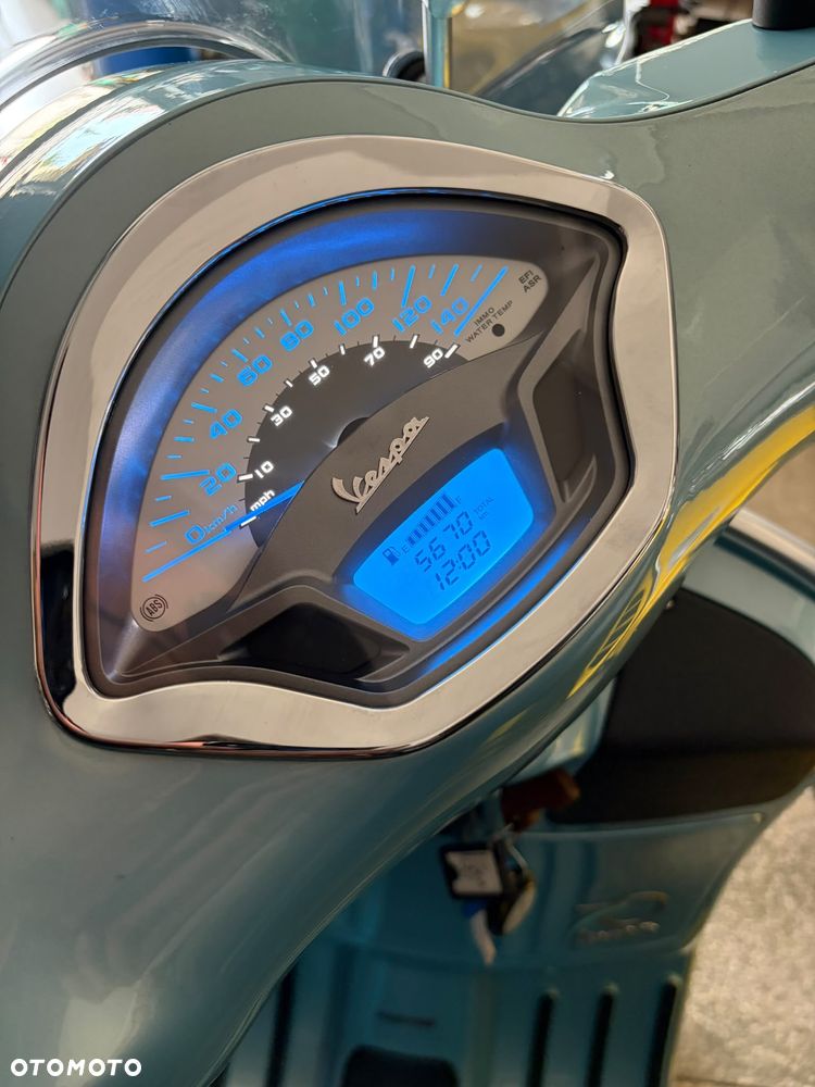 Vespa GTS - 25