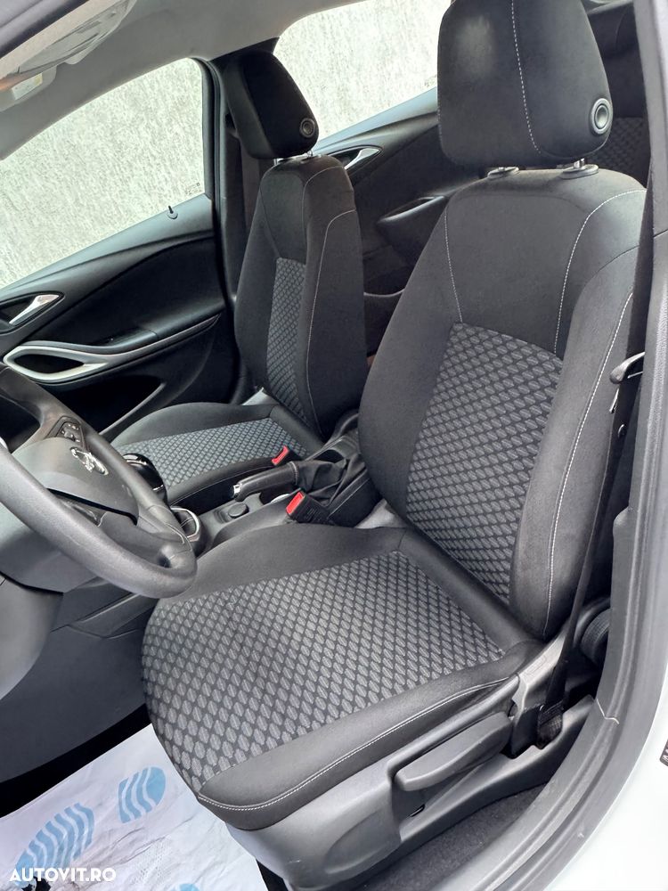 Opel Astra 1.2 Turbo Edition - 11