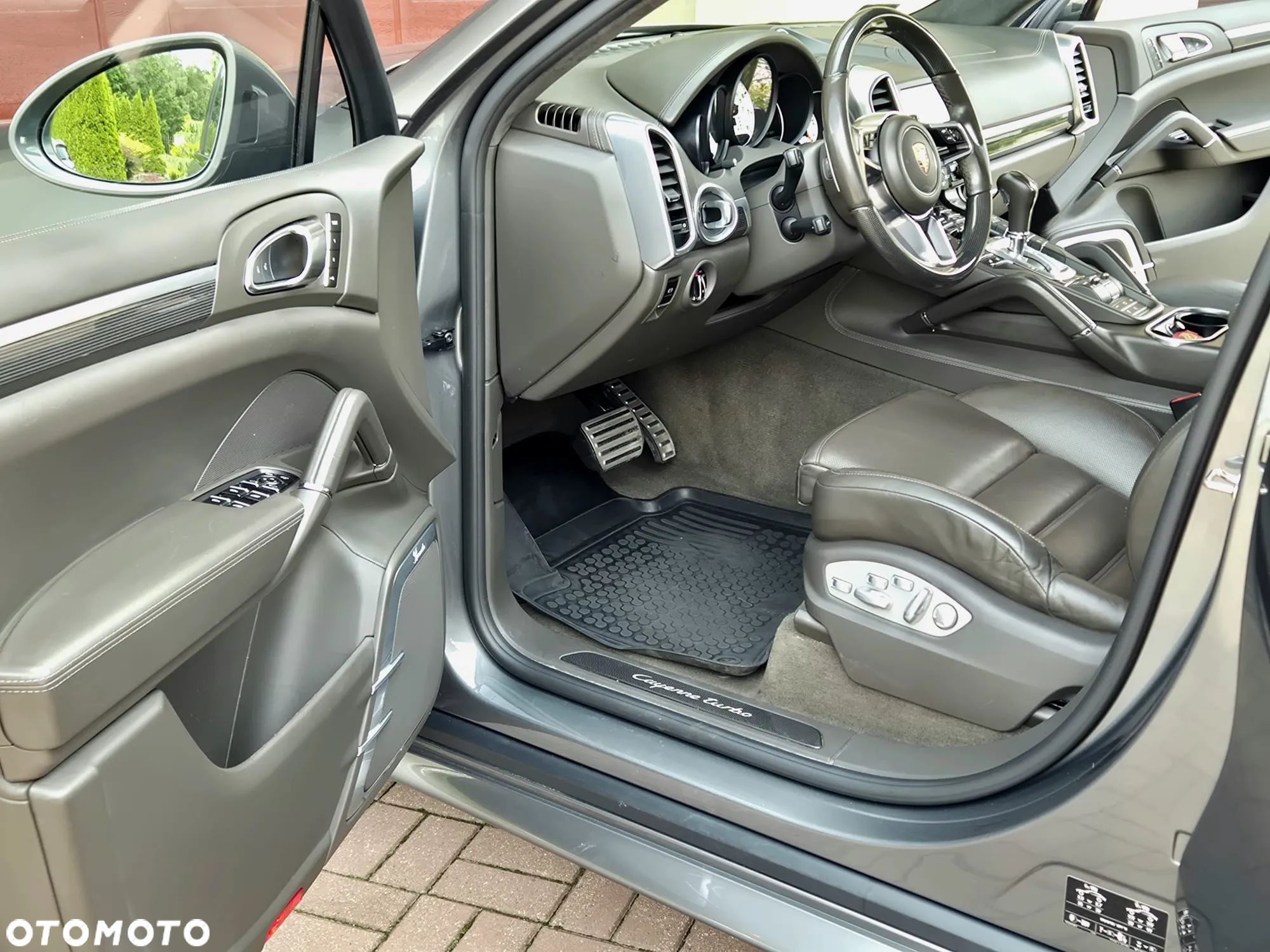 Porsche Cayenne Turbo - 12