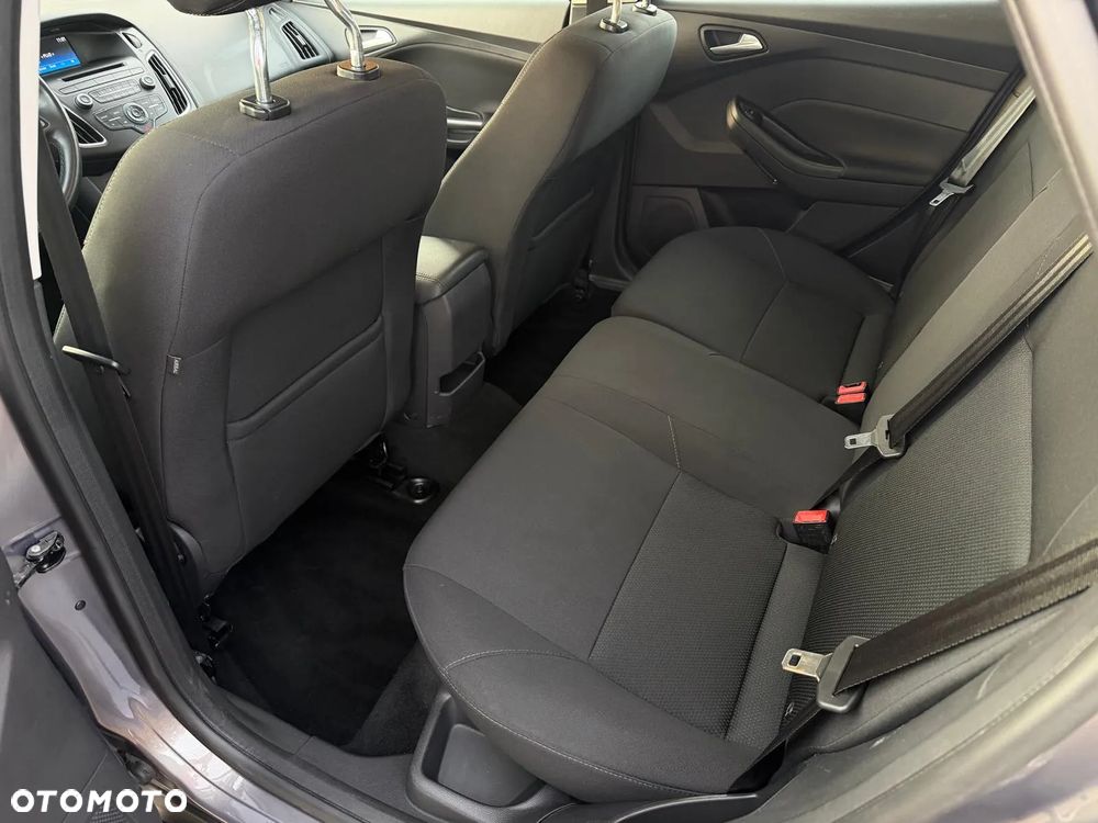 Ford Focus 1.0 EcoBoost Titanium - 11
