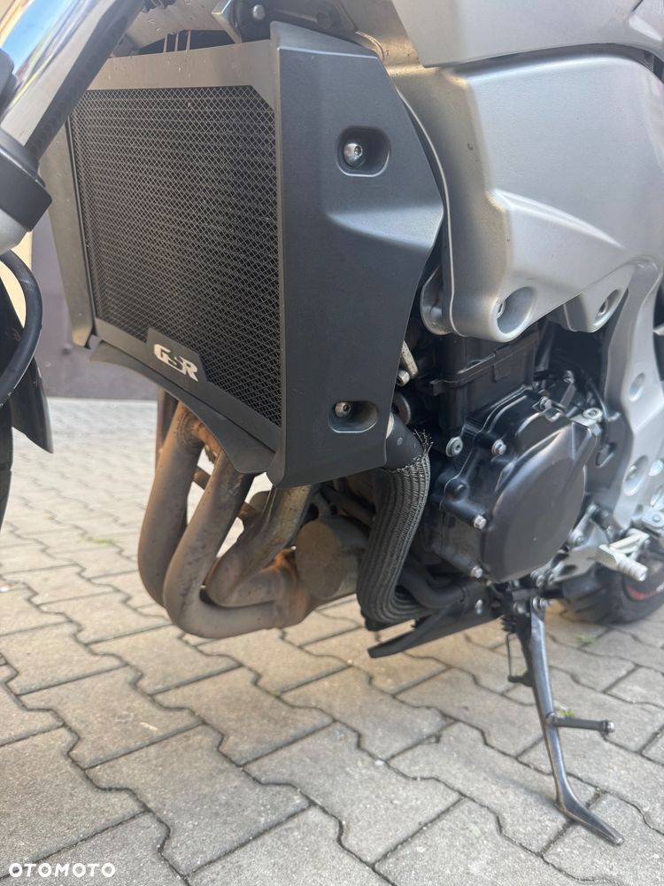 Suzuki GSR - 12