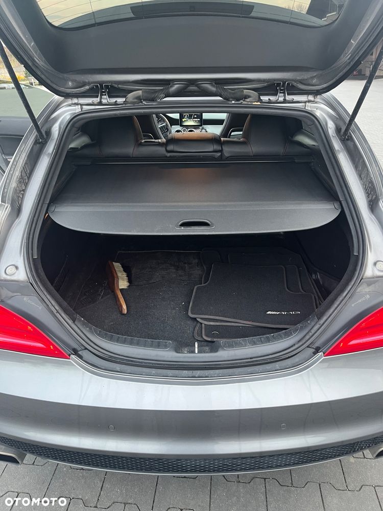 Mercedes-Benz CLA Shooting Brake 250 AMG Line - 13