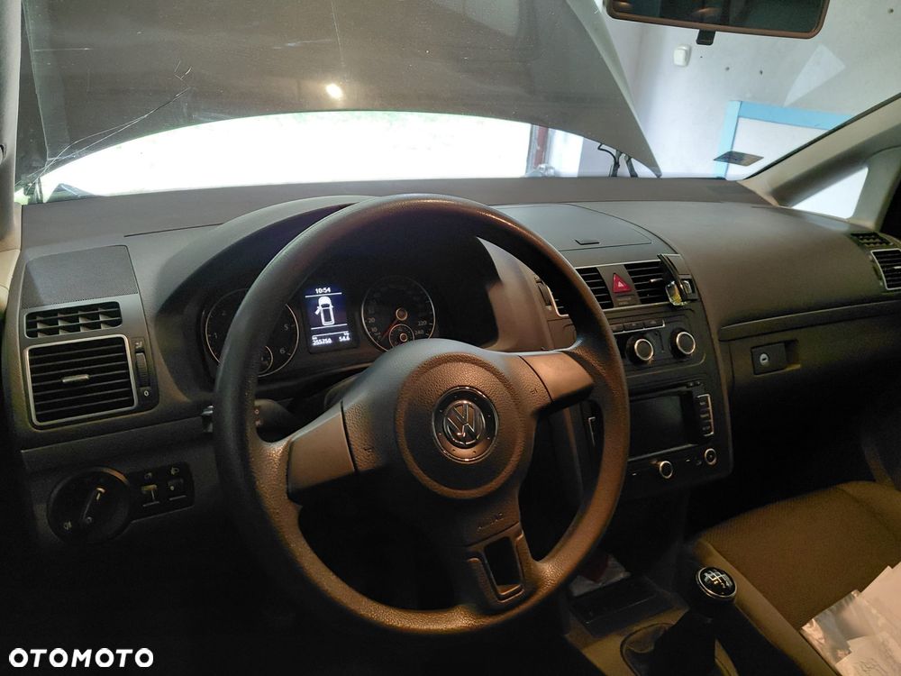 Volkswagen Touran - 9