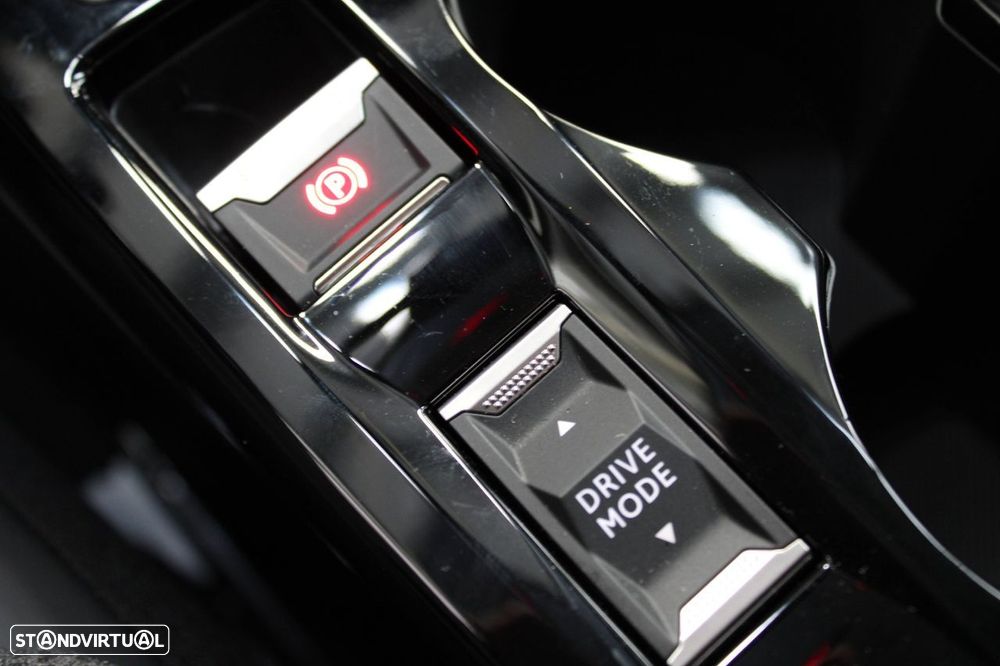 Peugeot 208 1.2 Hybrid Allure e-DCS6 - 15