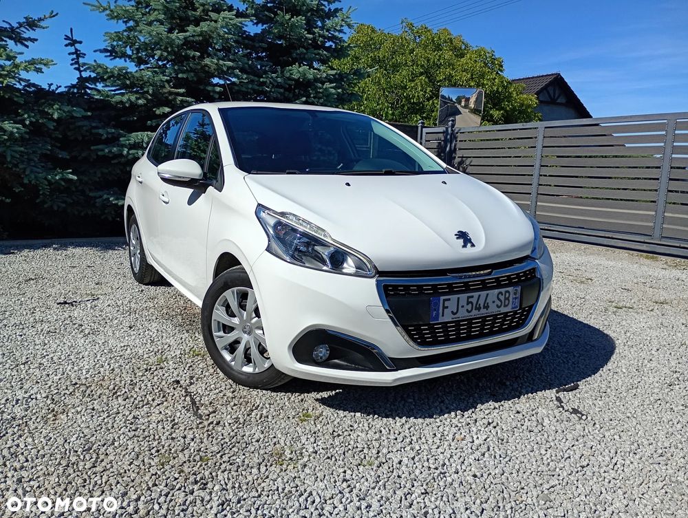 Peugeot 208 1.2 PureTech Allure - 12