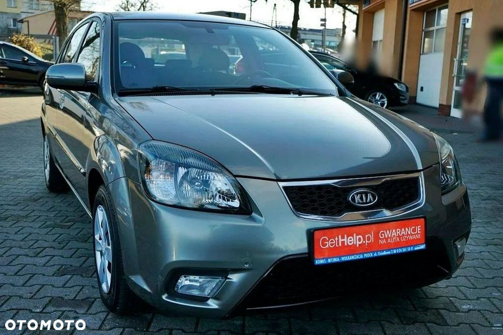 Kia Rio - 12