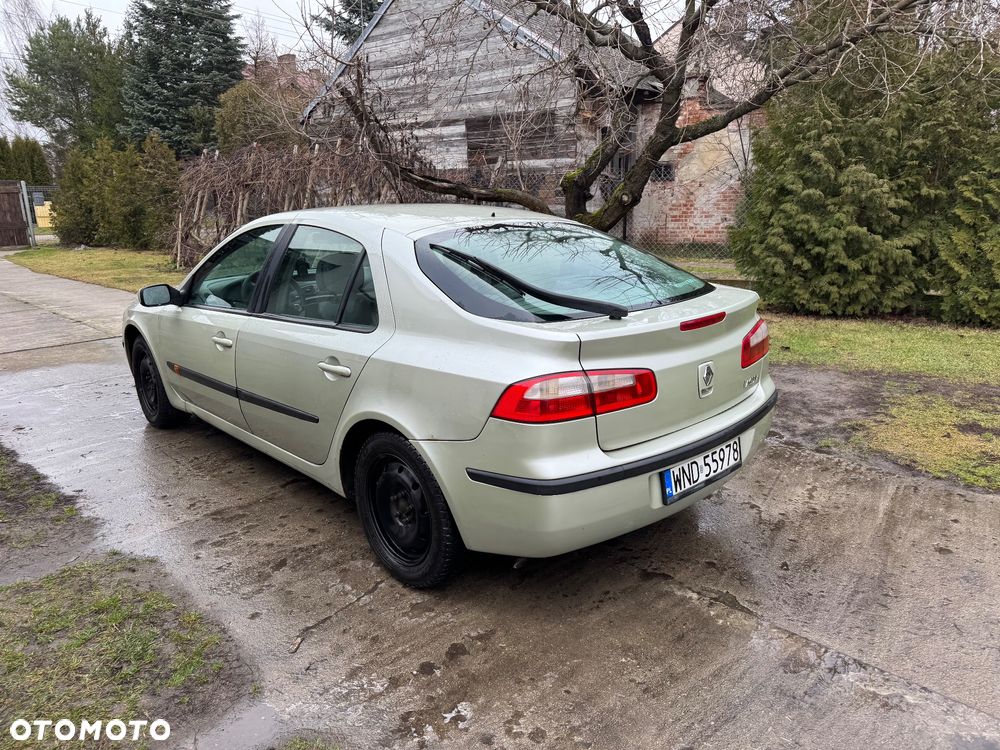 Renault Laguna ver-1-8-16v-impulsion - 3