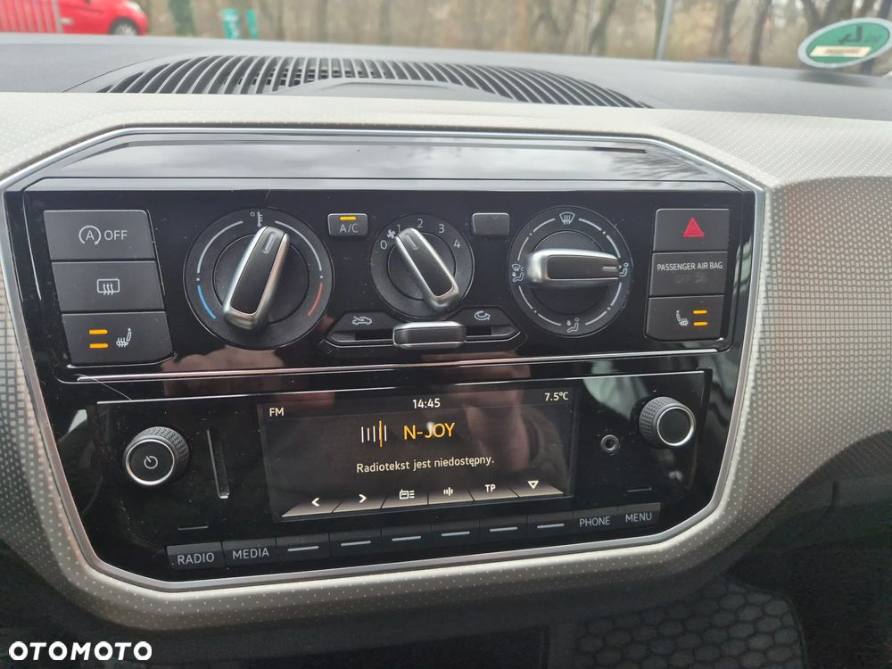 Volkswagen up! (BlueMotion Technology) move - 25