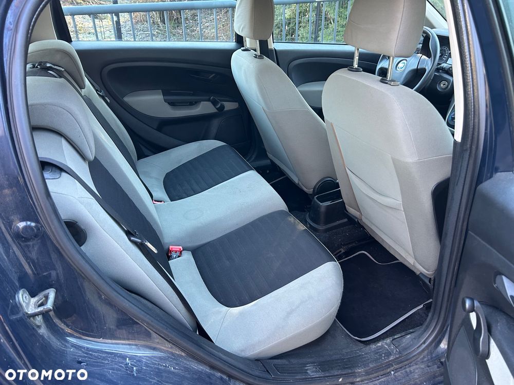 Fiat Grande Punto - 13