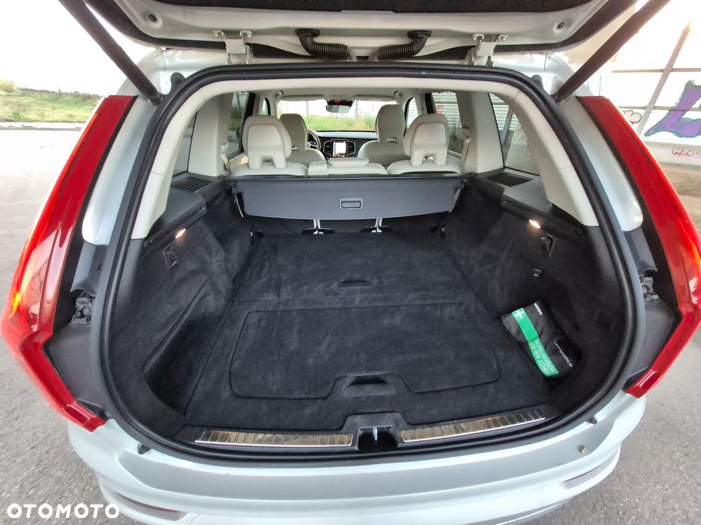 Volvo XC 90 B5 D AWD Momentum Pro - 8