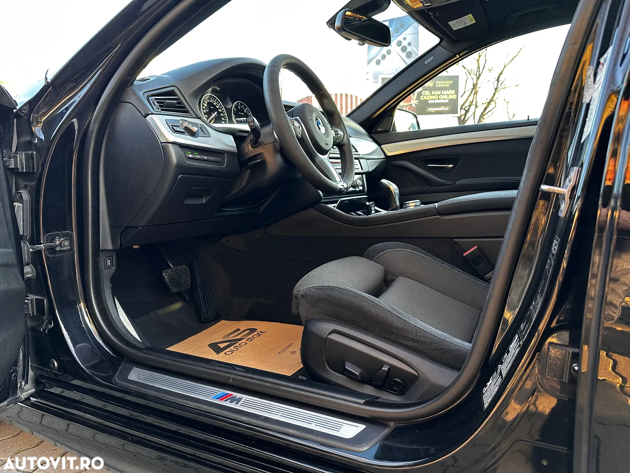 BMW Seria 5 535d xDrive Touring Sport-Aut. - 16