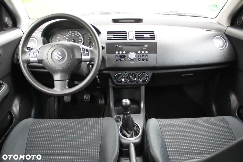 Suzuki Swift 1.3 Comfort+ - 25
