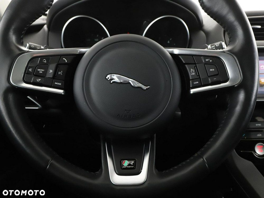 Jaguar F-Pace 20d AWD R-Sport - 17