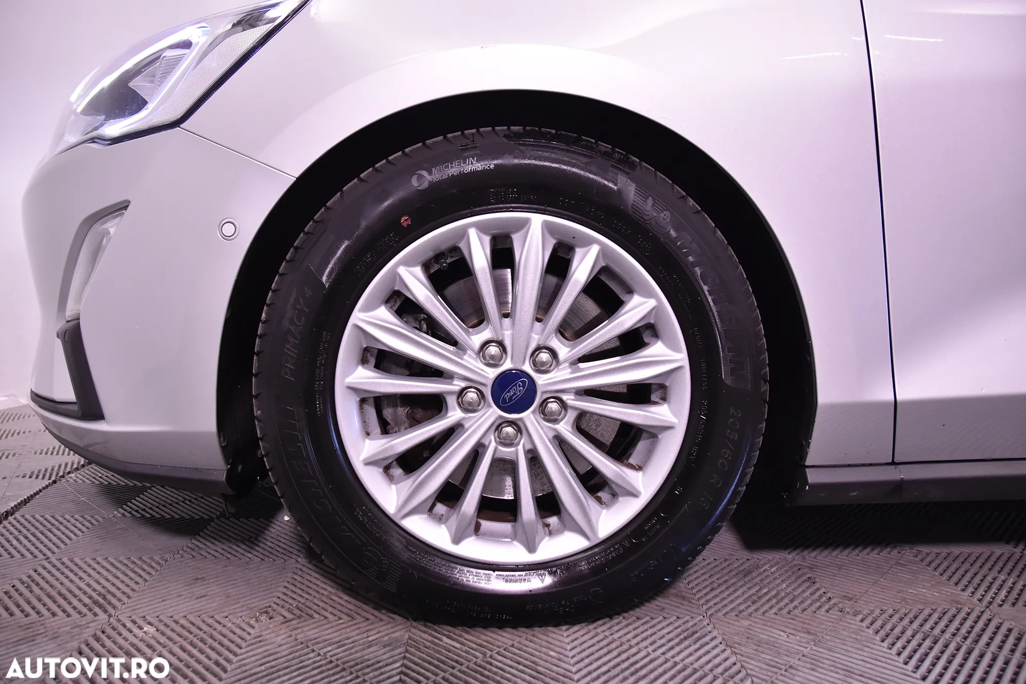 Ford Focus - 13