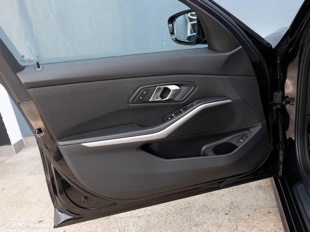 BMW 318 d Auto - 18