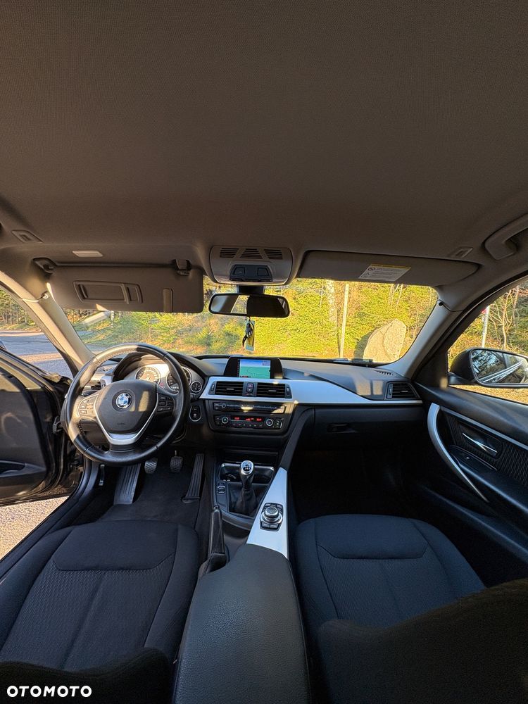 BMW Seria 3 318d - 21
