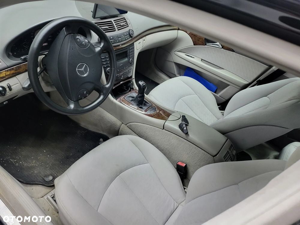 Mercedes-Benz Klasa E 200 Kompressor Classic Sport Edition - 12