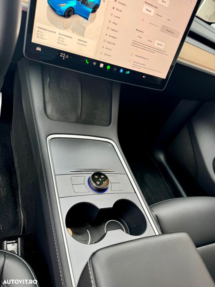Tesla Model Y AWD Performance - 4