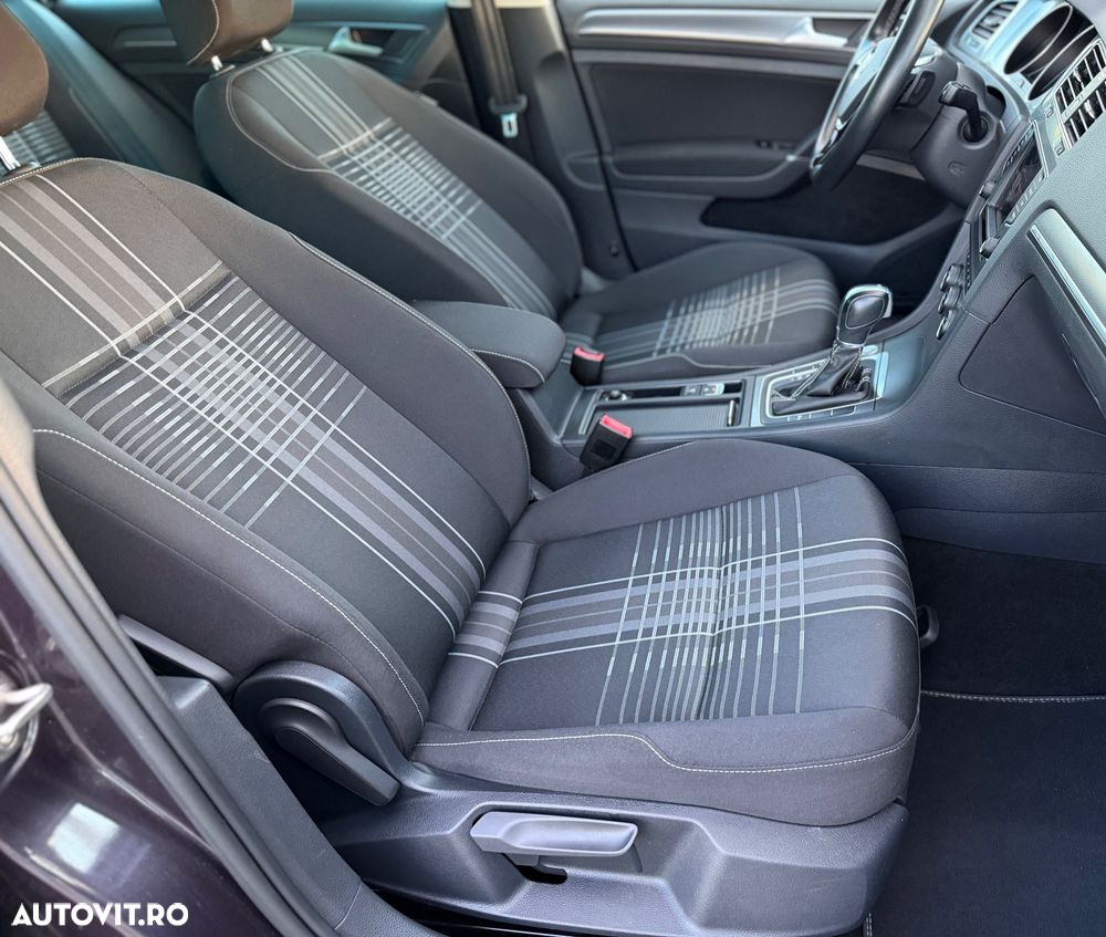 Volkswagen Golf 1.4 TSI BlueMotion Technology DSG Lounge - 11