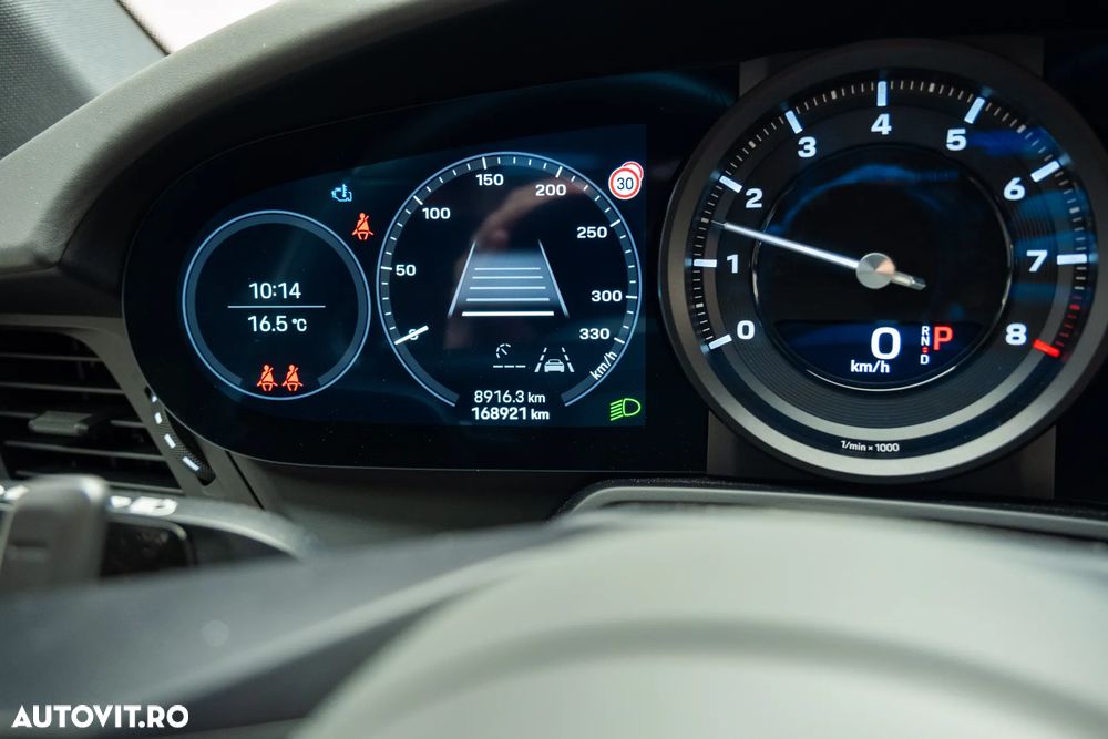 Porsche 911 Carrera 4S - 11