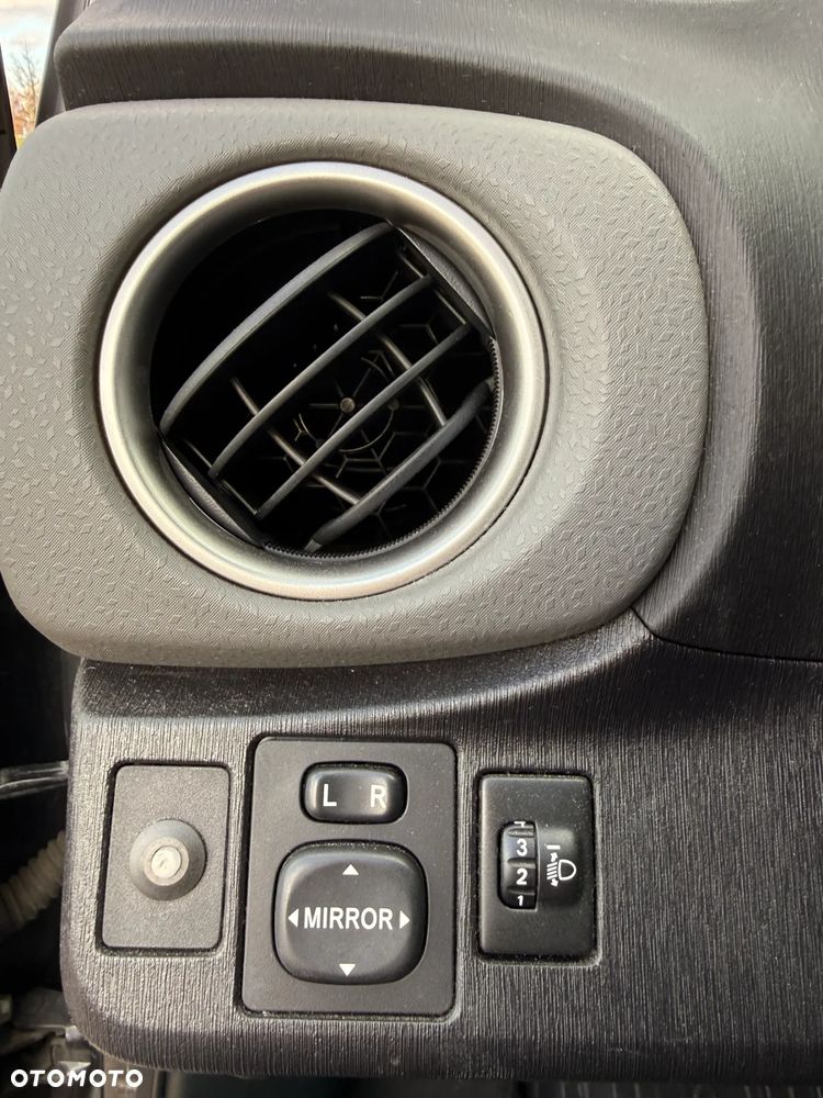 Toyota Yaris 1.33 Dynamic MS - 21