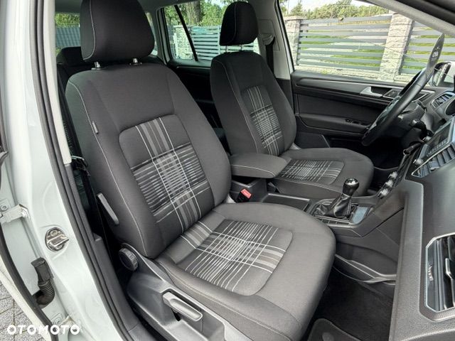 Volkswagen Golf - 19