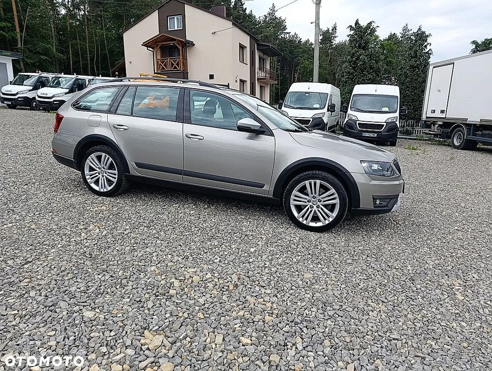 Skoda Octavia Scout 2.0 TDI 4x4 DSG - 3