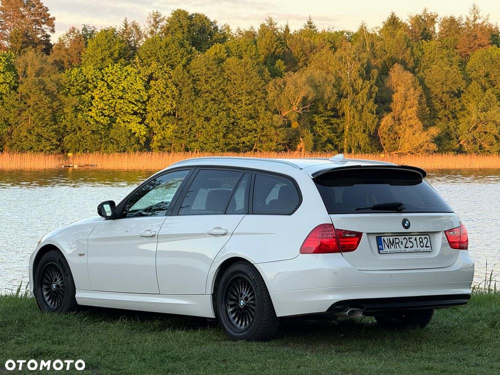BMW Seria 3 ver-320d-dpf - 11