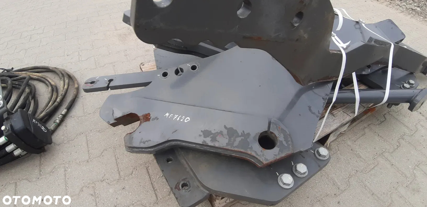 Konsola Adaptacja do ładowacza mailleux Massey Ferguon 7620 - 12