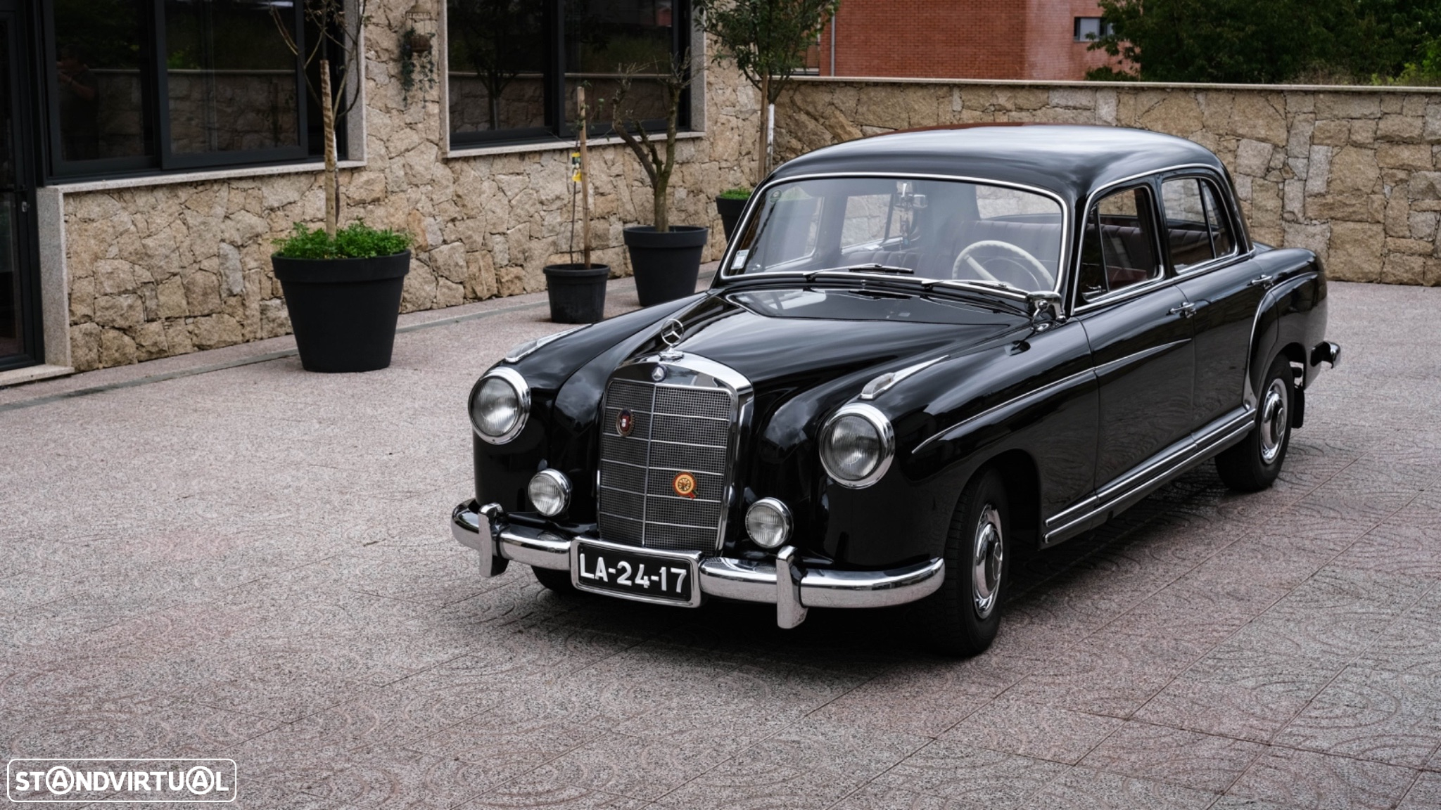 Mercedes-Benz 220 - 2