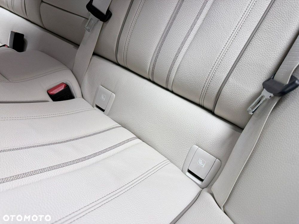 BMW Seria 5 520e M Sport sport - 30