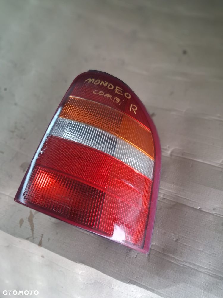 Lampa tył FORD MONDEO MK2 kombi  prawa  OE