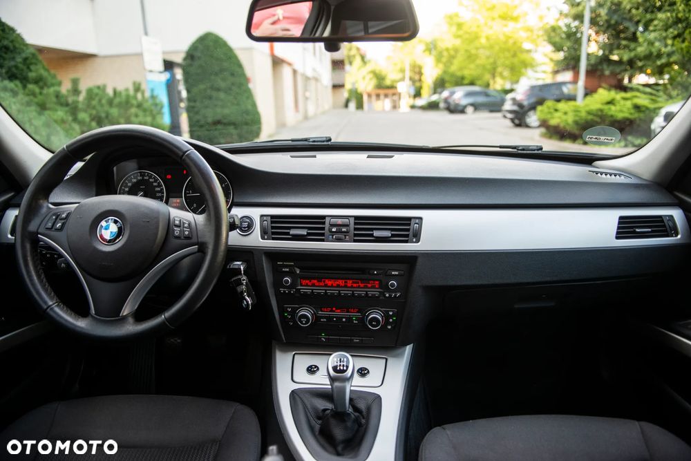 BMW Seria 3 320d - 26
