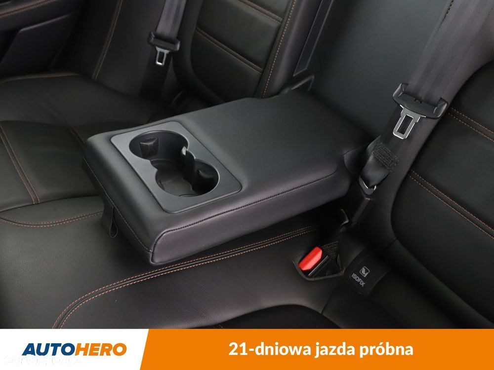Jaguar XE 2.0 D Prestige - 37