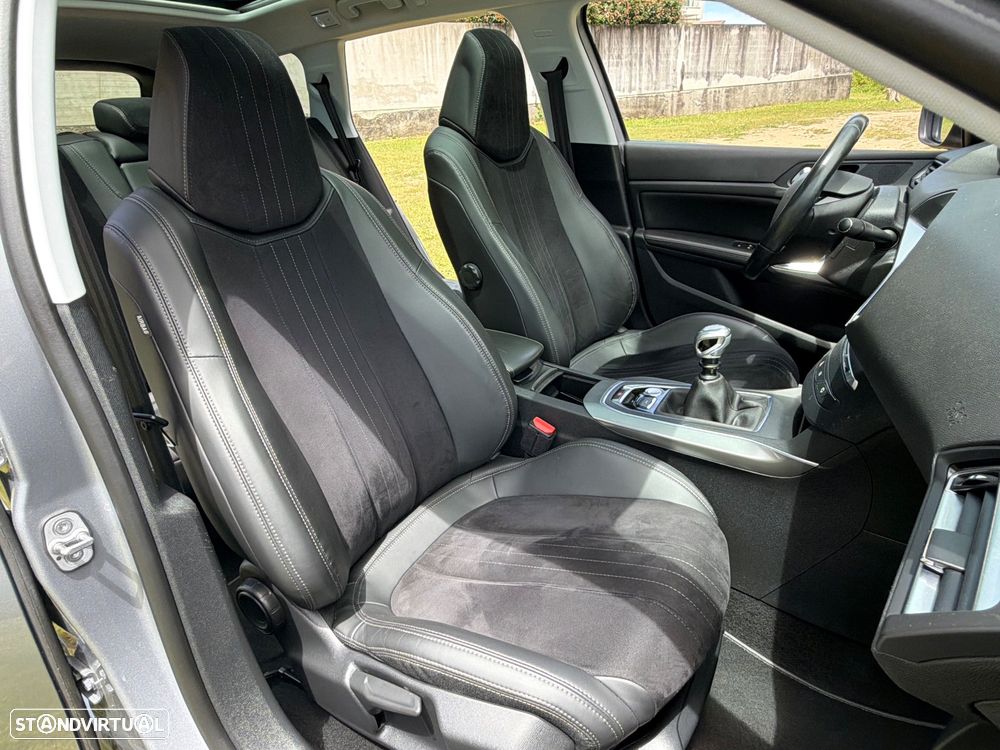Peugeot 308 1.2 PureTech GT Line - 25