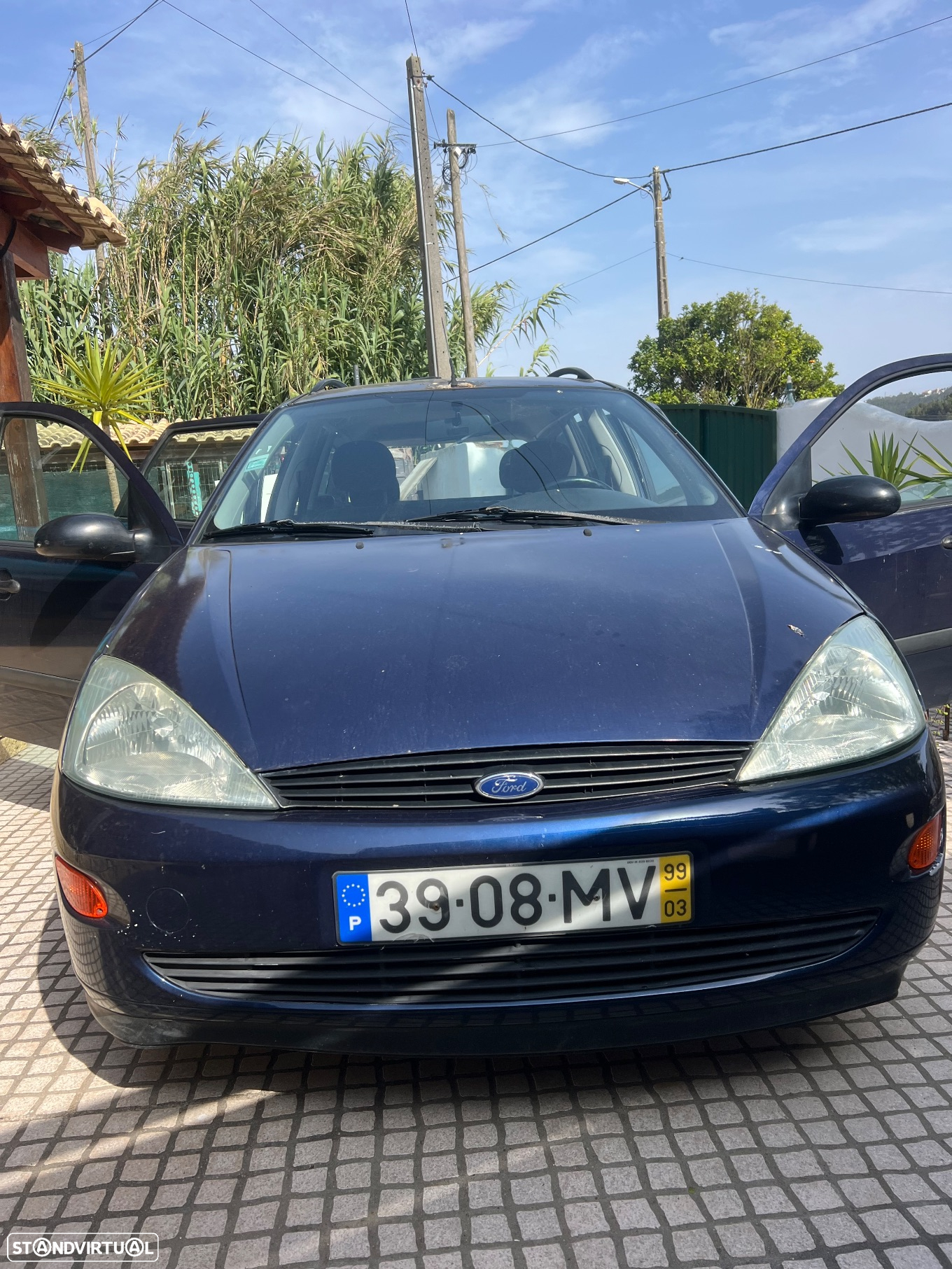 Ford Focus 1.4 Ambiente - 2