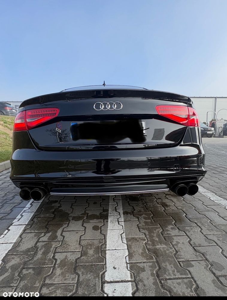 Audi A4 Limousine - 4