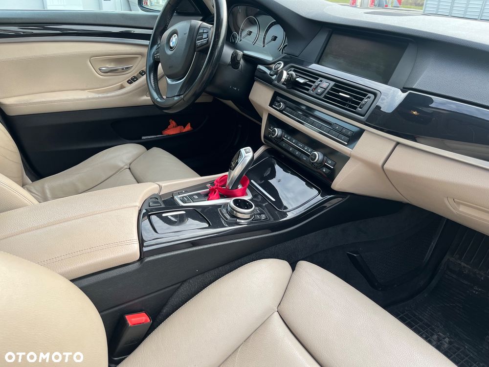 BMW Seria 5 528i - 16