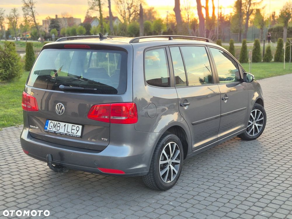 Volkswagen Touran 1.6 TDI DPF BlueMotion Technology DSG Comfortline - 4
