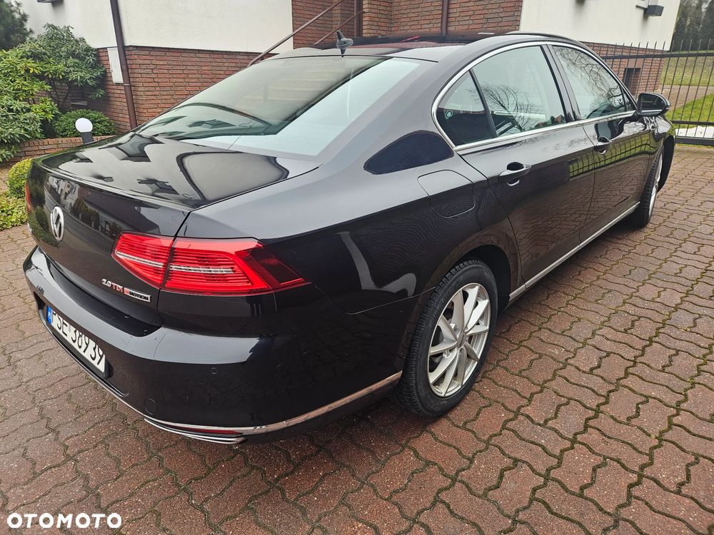 Volkswagen Passat - 4