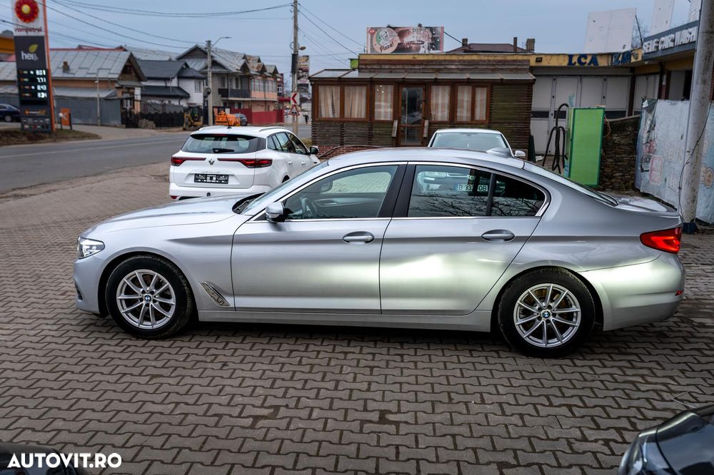BMW Seria 5 520i Aut. Luxury Line - 26