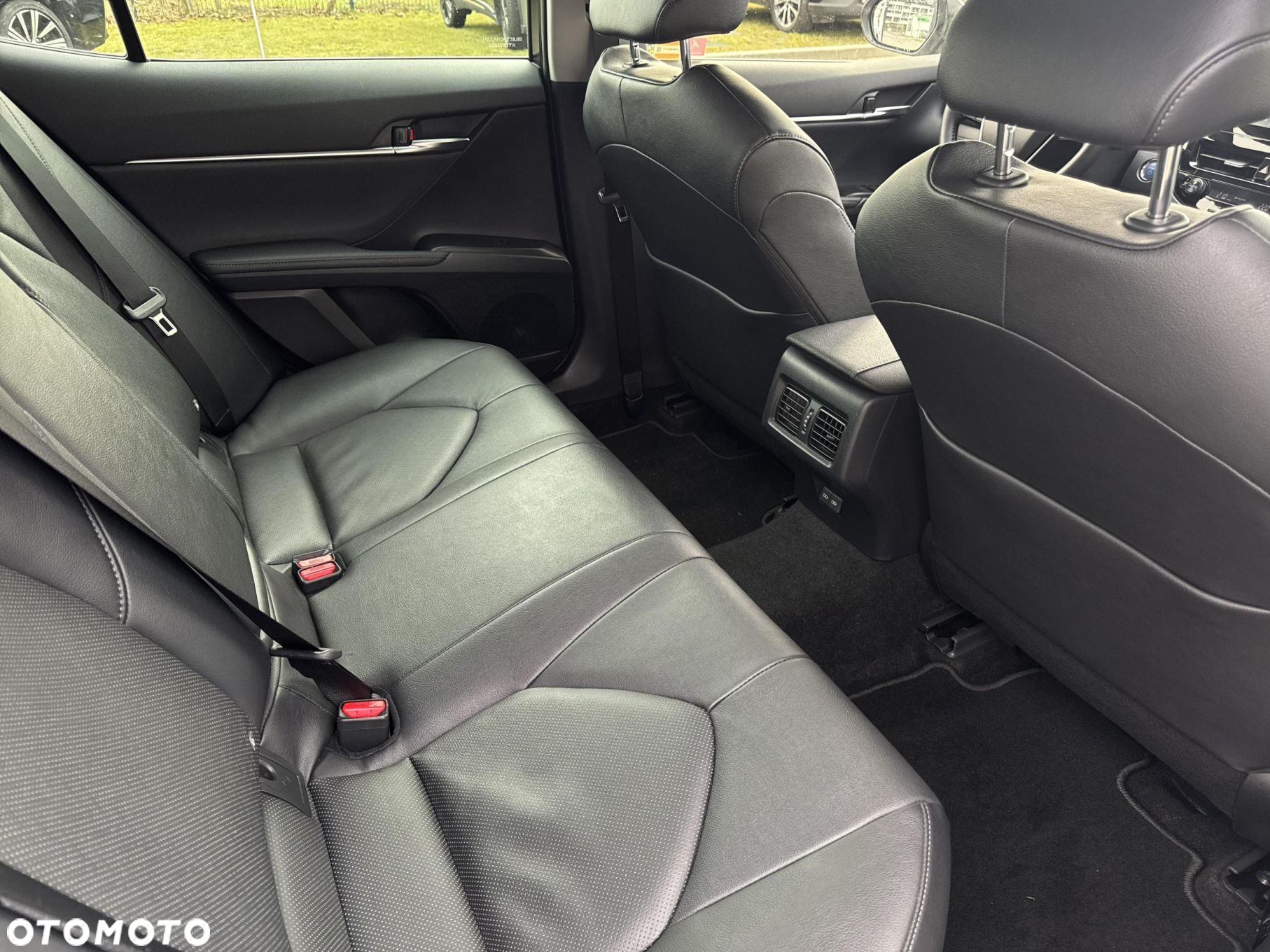 Toyota Camry - 10